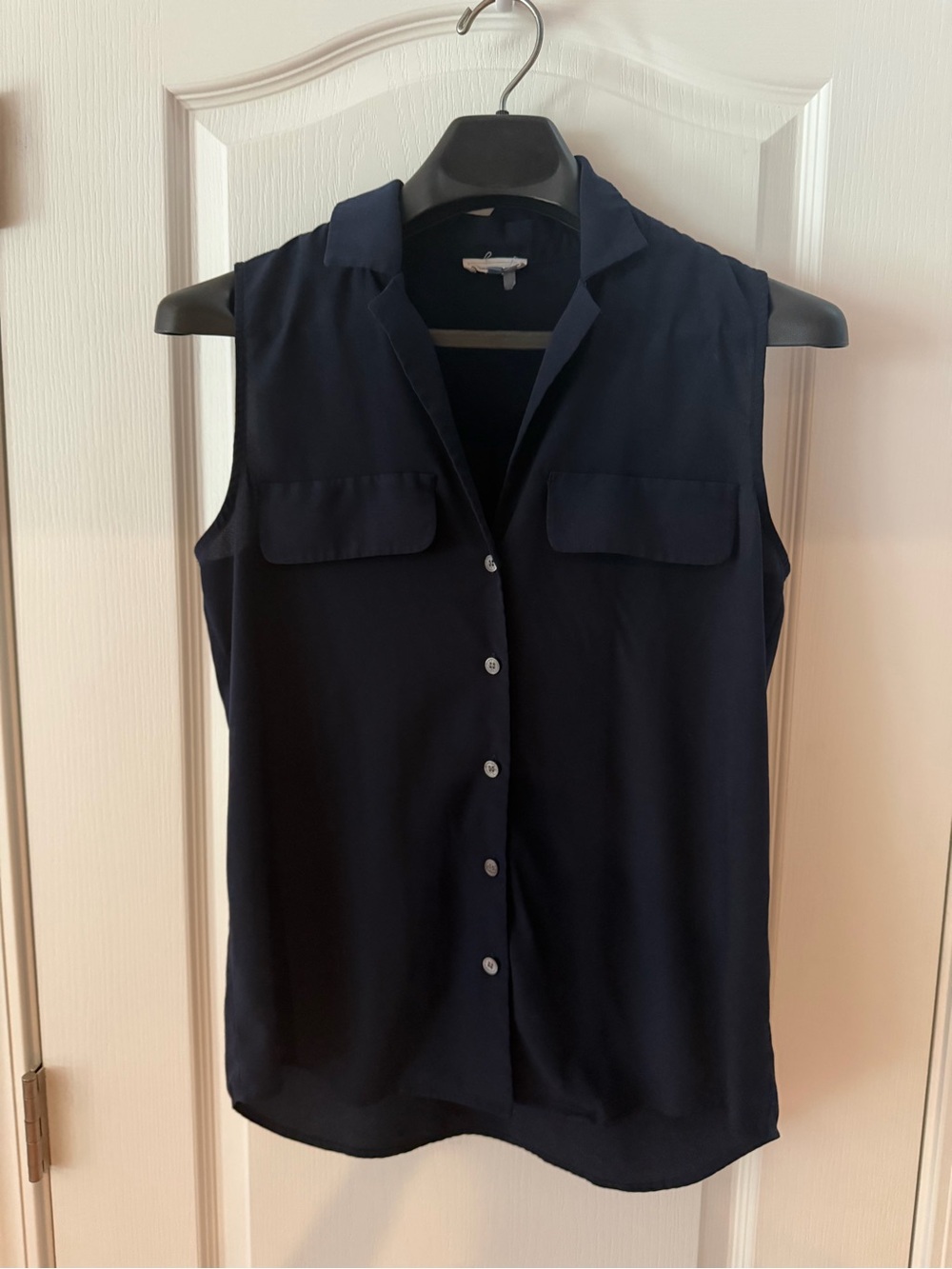 COURT & ROWE Navy Sleeveless Button-Down Shirt